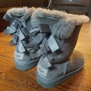 Girls gray ugg Bailey bow